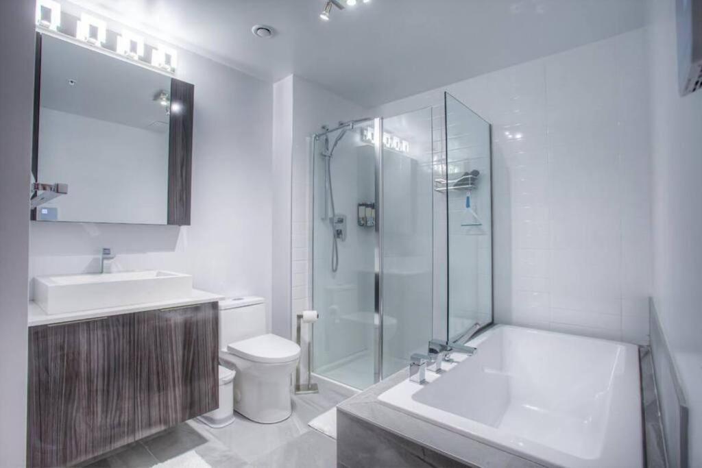 2 Bedroom Condo In The Heart Of The City 몬트리올 외부 사진